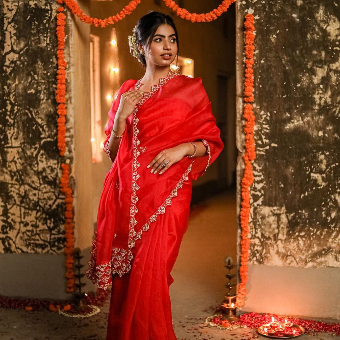 Cl 08 Bollywood Fancy Designer Wholesale Party Wear Sarees

